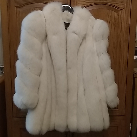 day furs Jackets & Blazers - 💕HOST PICK💕dreamy fur/hood
